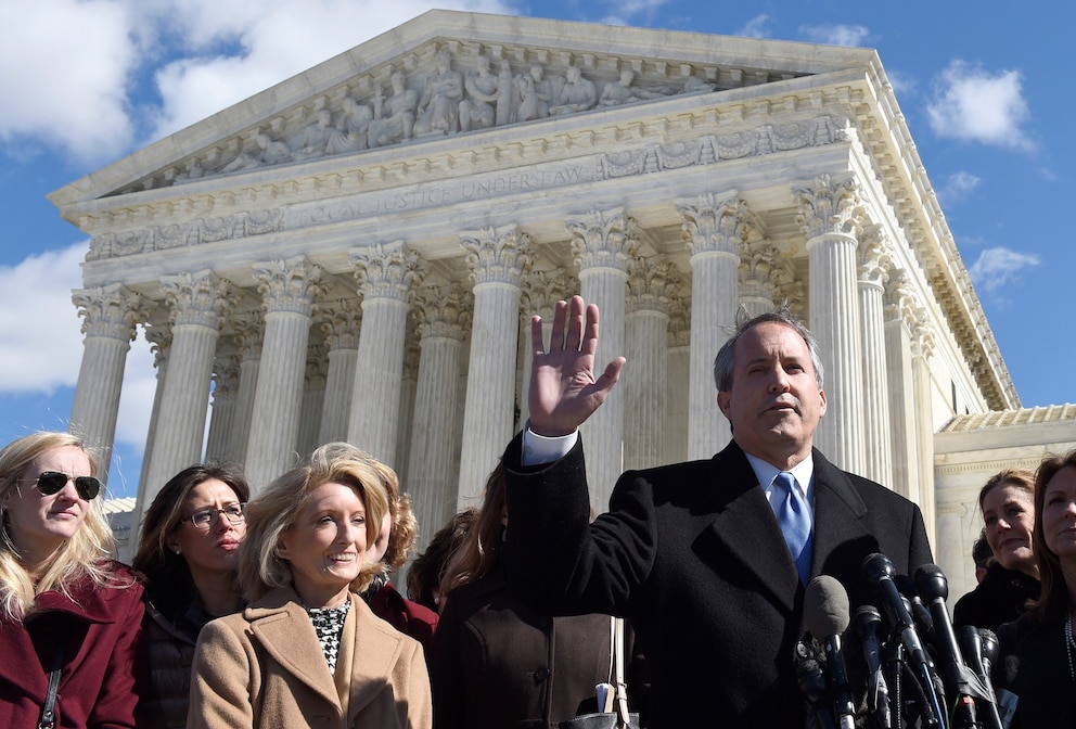 PHOTO: Texas Attorney General Ken Paxton speaks to reporters outside the Supreme Court in Washington, March 2, 2016, after the court heard arguments over Texas abortion clinic regulations in its biggest abortion case in nearly a quarter-century.