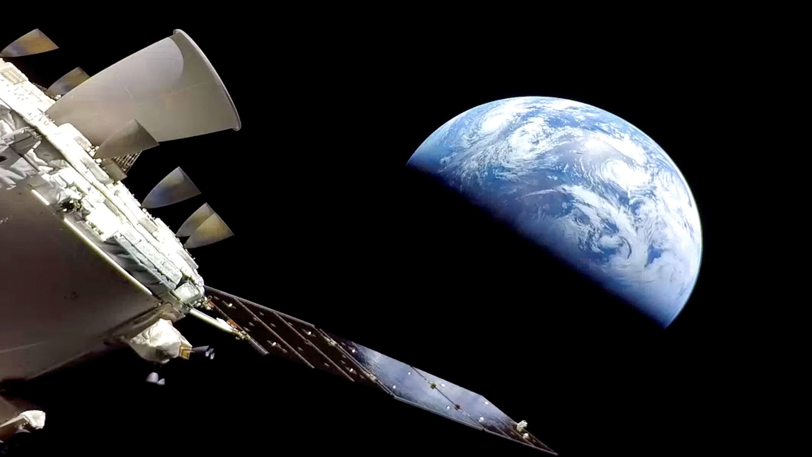 Artemis II live updates: Crew preparing for reentry on last day in space