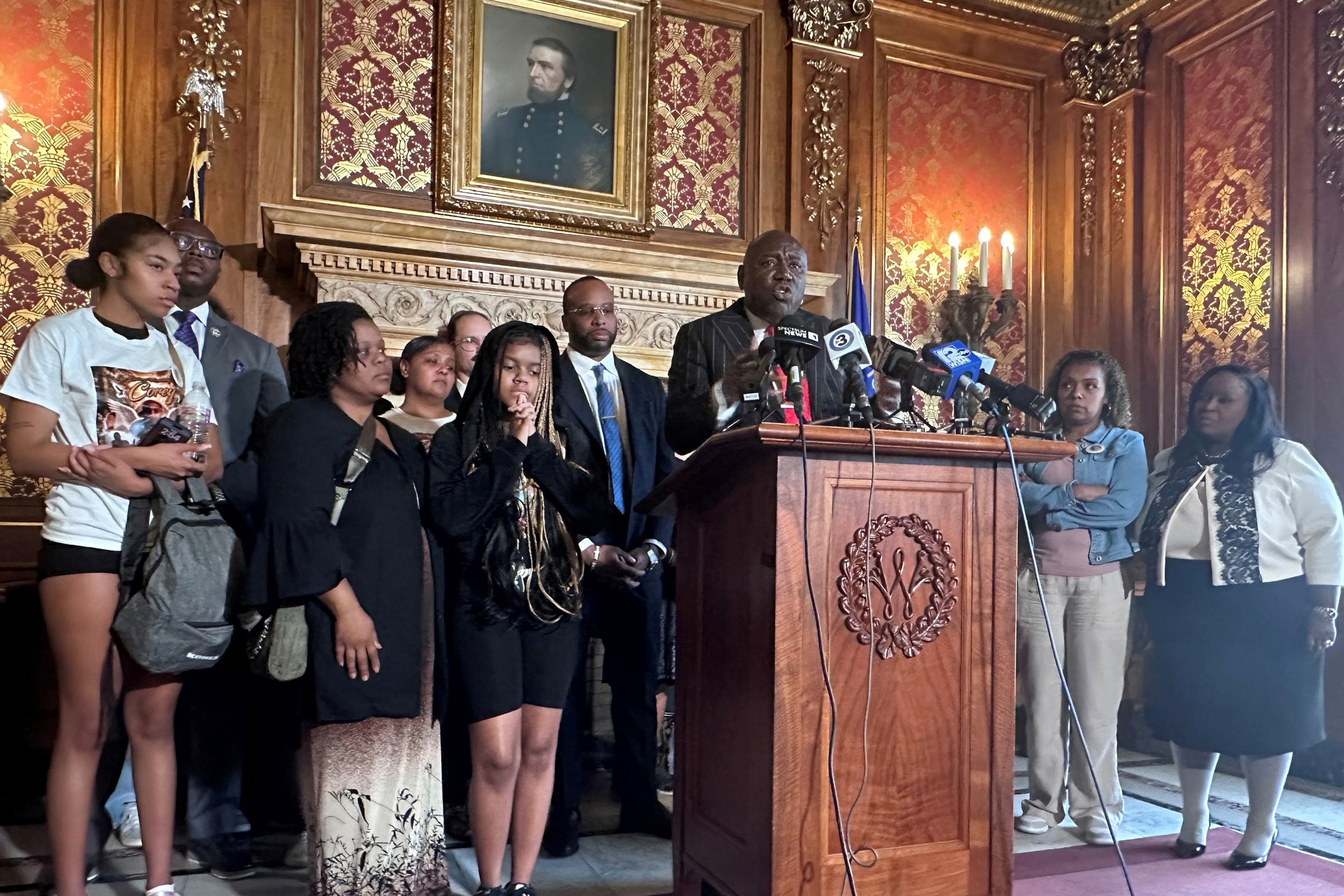 Family of Corey Ruiz mourns after Wisconsin officer fatally shoots him amid investigation