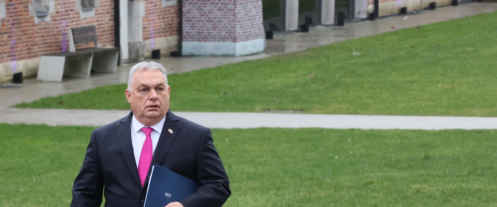 Hungría ordena a las autoridades conservar casi 82 millones de dólares en moneda y oro ucranianos incautados