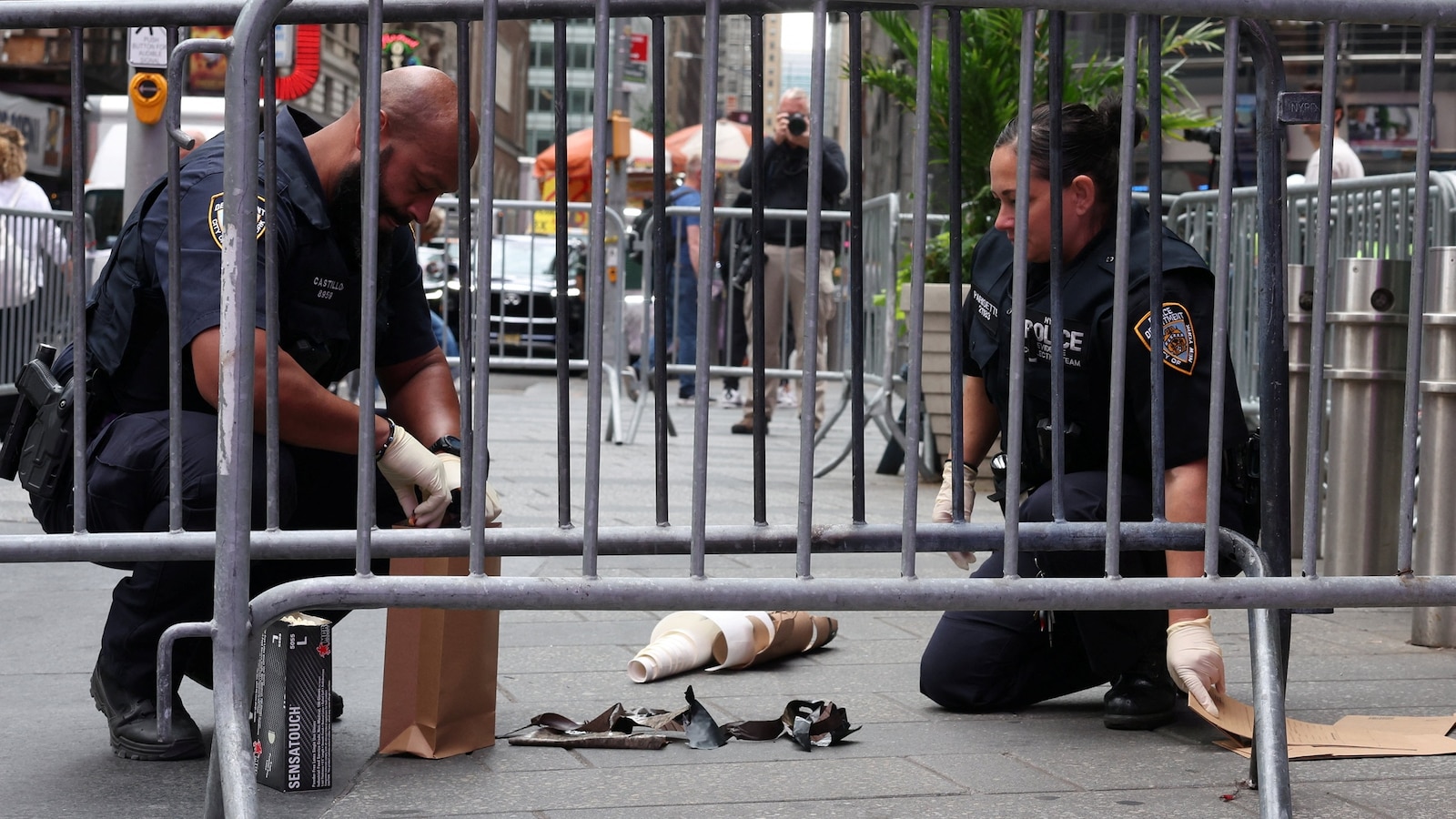Suspect charged after leaving suspicious package in Times Square ...