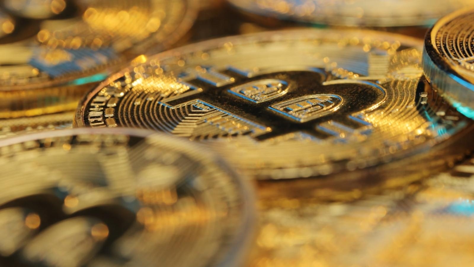 Bitcoin hits new record