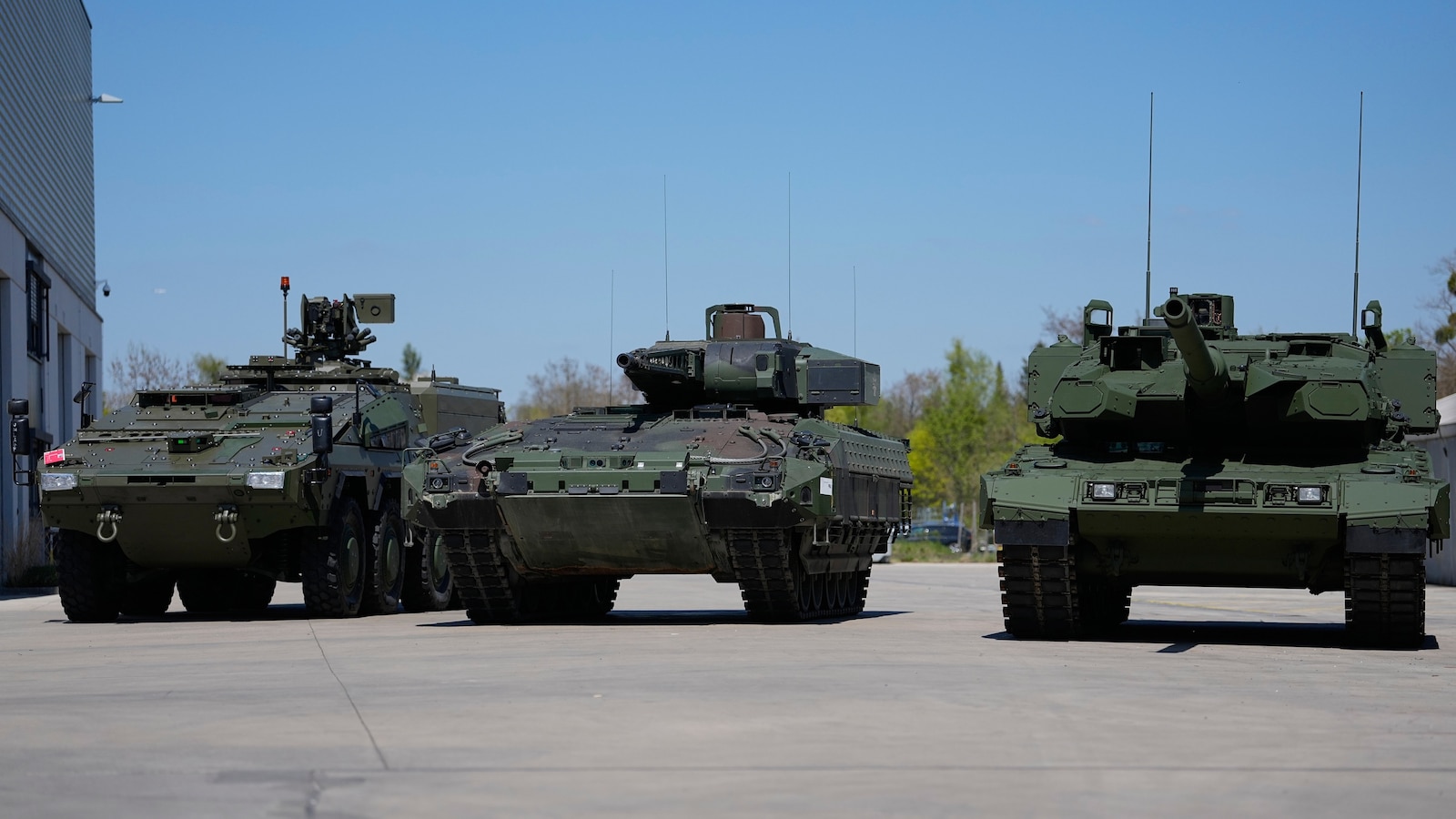 Германия планира да вземе 40% от производителя на танкове Leopard KNDS, присъединявайки се към Франция като заинтересована страна
