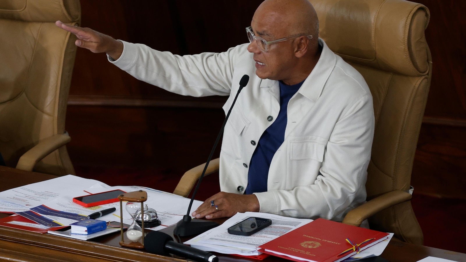 Venezuelan lawmakers open debate on a mining bill to lure foreign capital