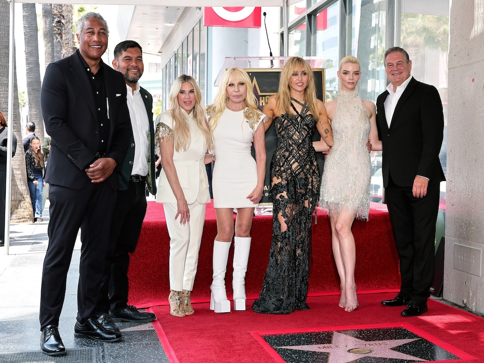 PHOTO: Miley Cyrus Honored With Star On Hollywood Walk Of Fame