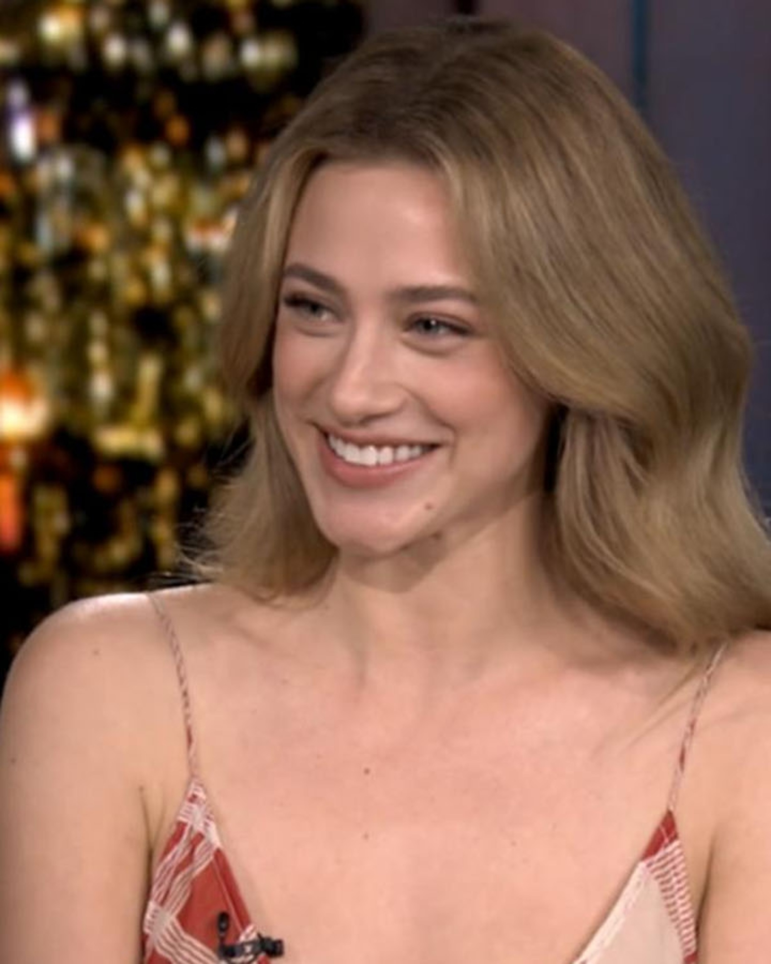 Video 'Riverdale's Lili Reinhart explores the dark world of