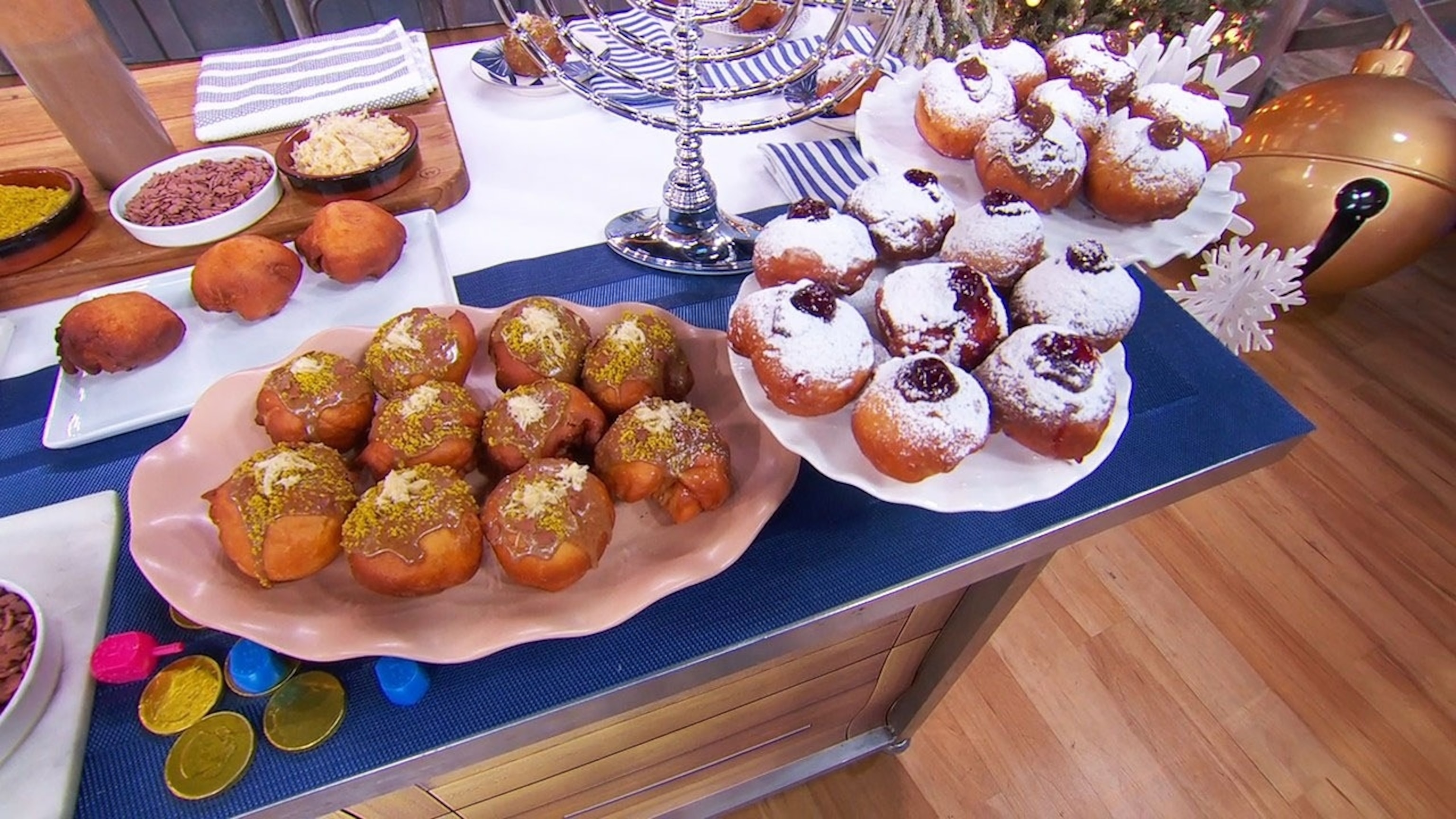 ユチョン YUCHUN NewYearDinnerShow Sasayaki Learn to make Chef Melanie Shurka's sufganiyot in time for
