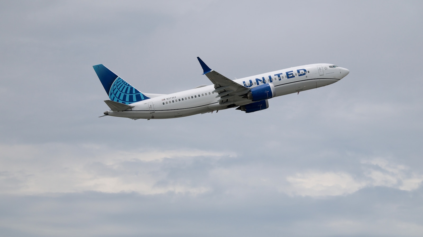 Judge allows suit over airline window seats without a window to proceed