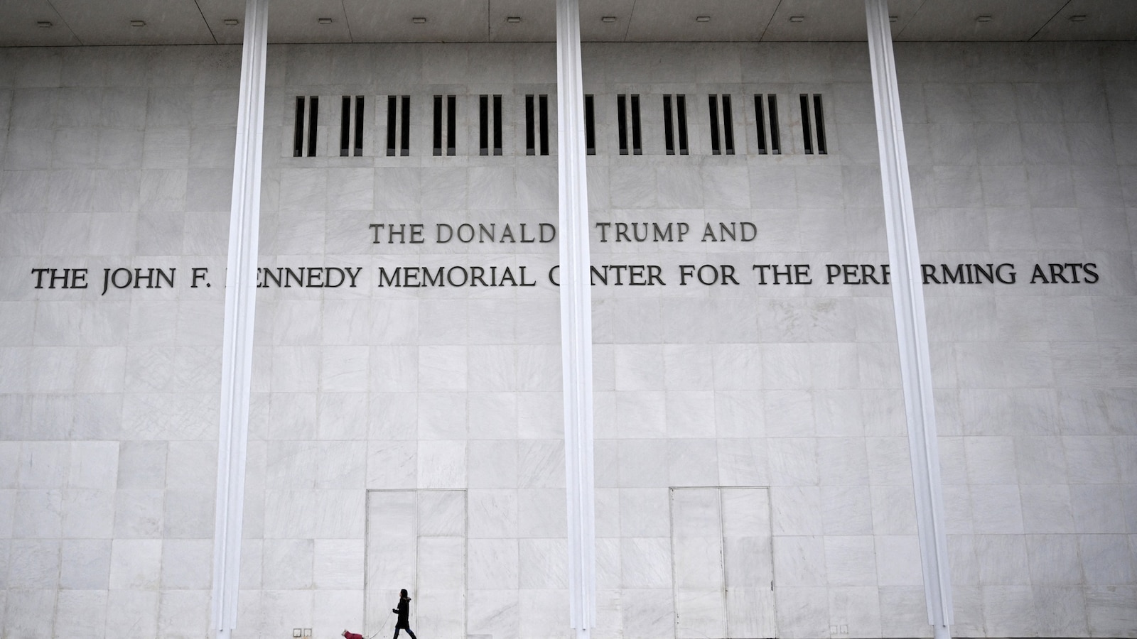 Judge partially backs Democrat Kennedy Center trustee in lawsuit over ...