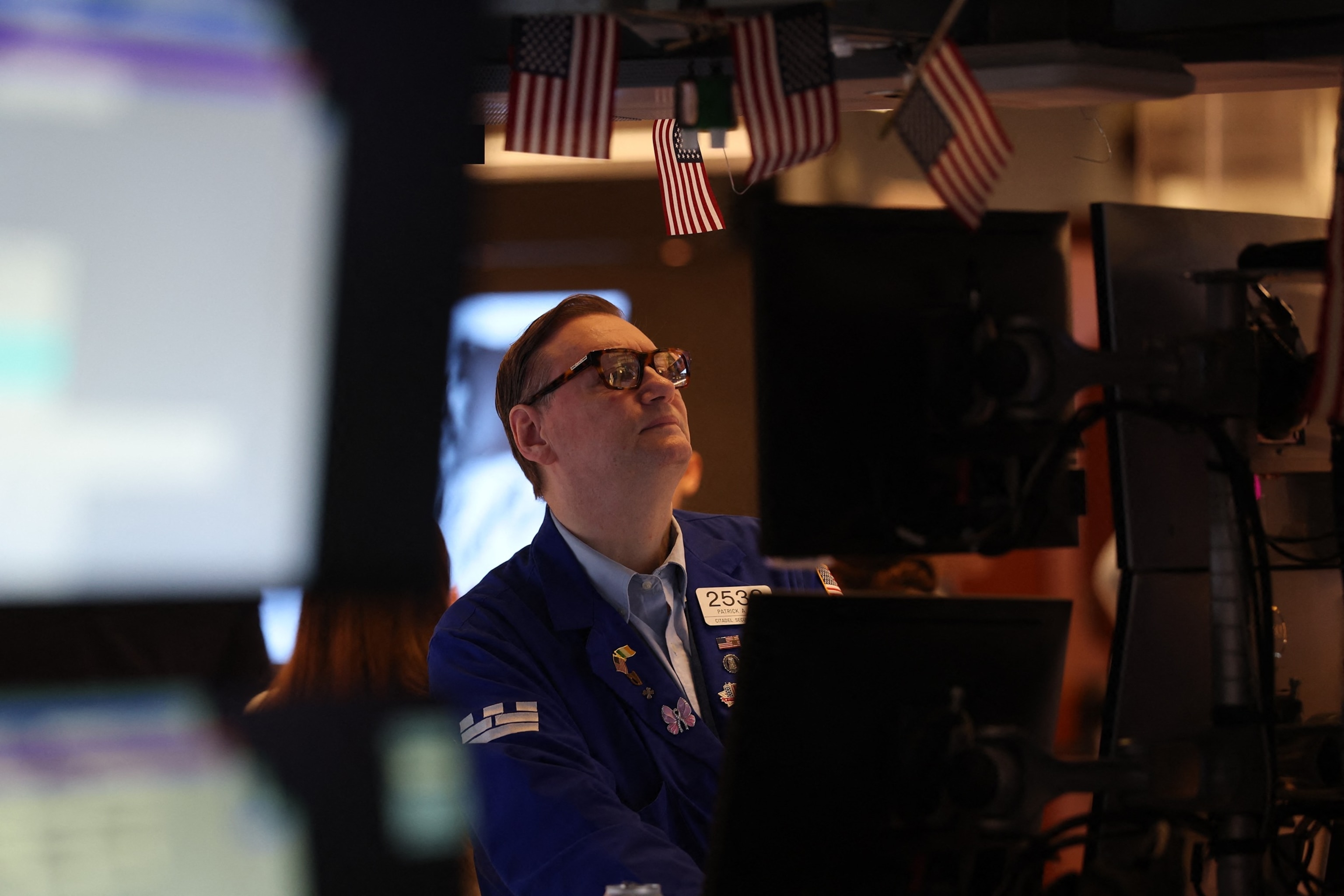 Dow closes down 870 points as Trump threatens tariffs on European countries over Greenland