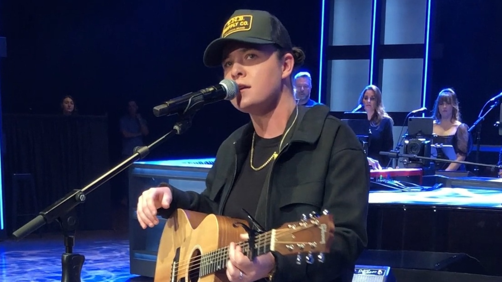 ‘Feeling proud’: Country singer Lily Rose takes ‘GMA’ backstage for her