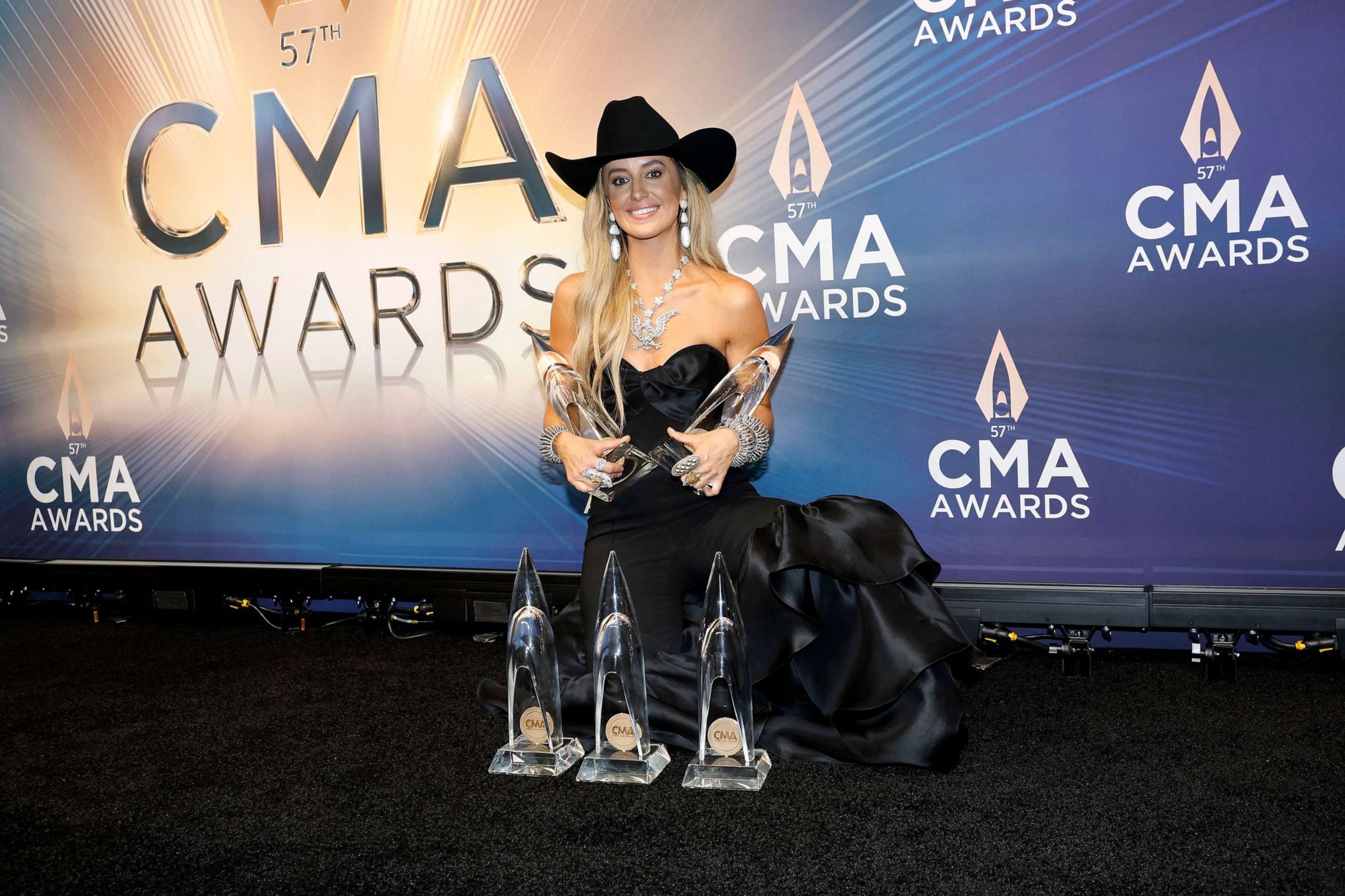 PHOTO: Lainey Wilson poses in the press room during the 57th Annual CMA Awards at Bridgestone Arena on Nov. 8, 2023 in Nashville, Tenn.