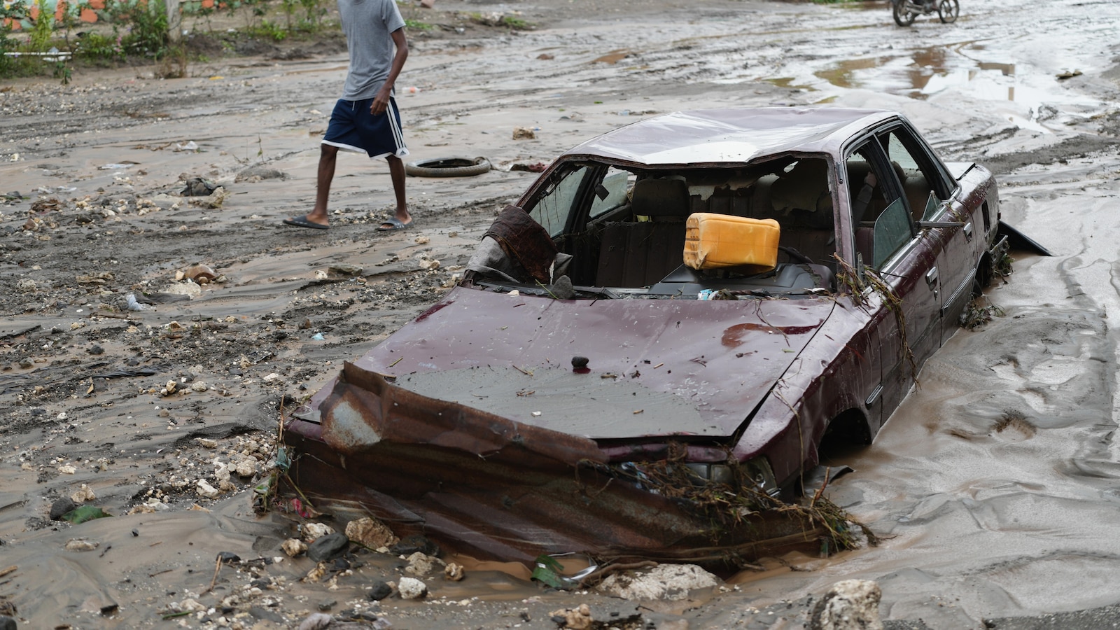 Броят на жертвите на урагана в Хаити нараства до 43, тъй като помощта се излива в северните Кариби