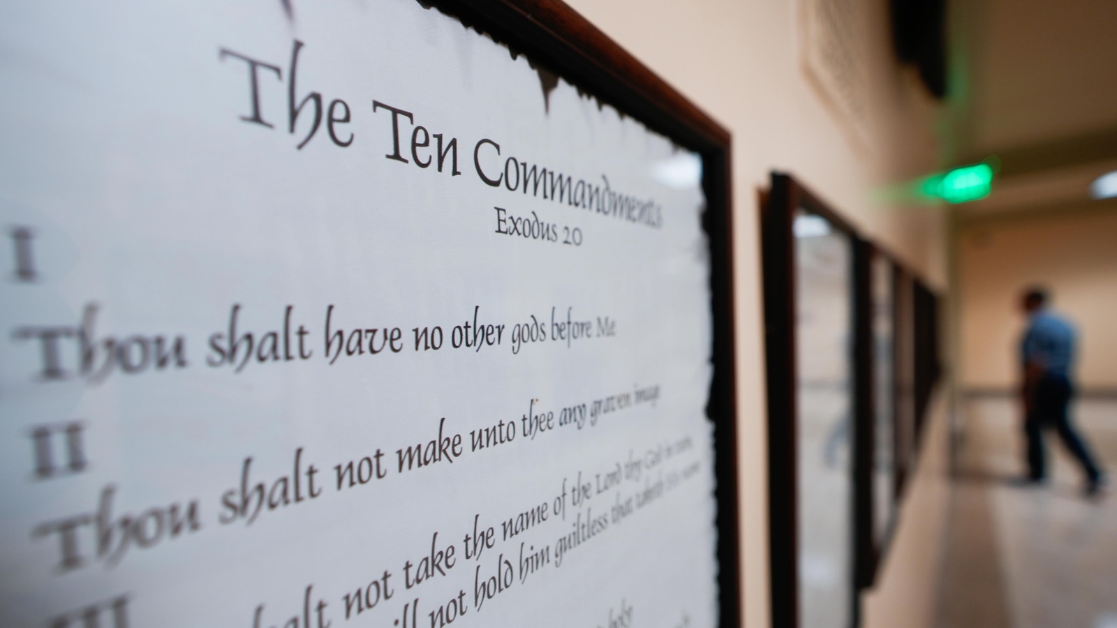  Judge strikes down law mandating schools display the Ten Commandments