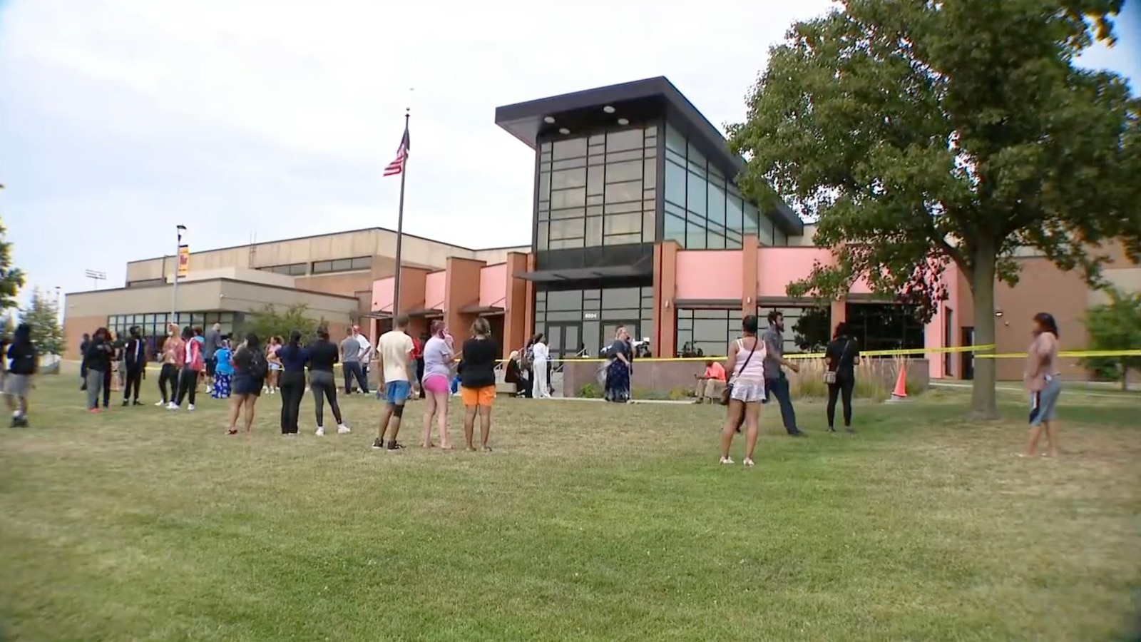 15-year-old boy shot at school in Omaha, in critical condition; suspect in custody - ABC News