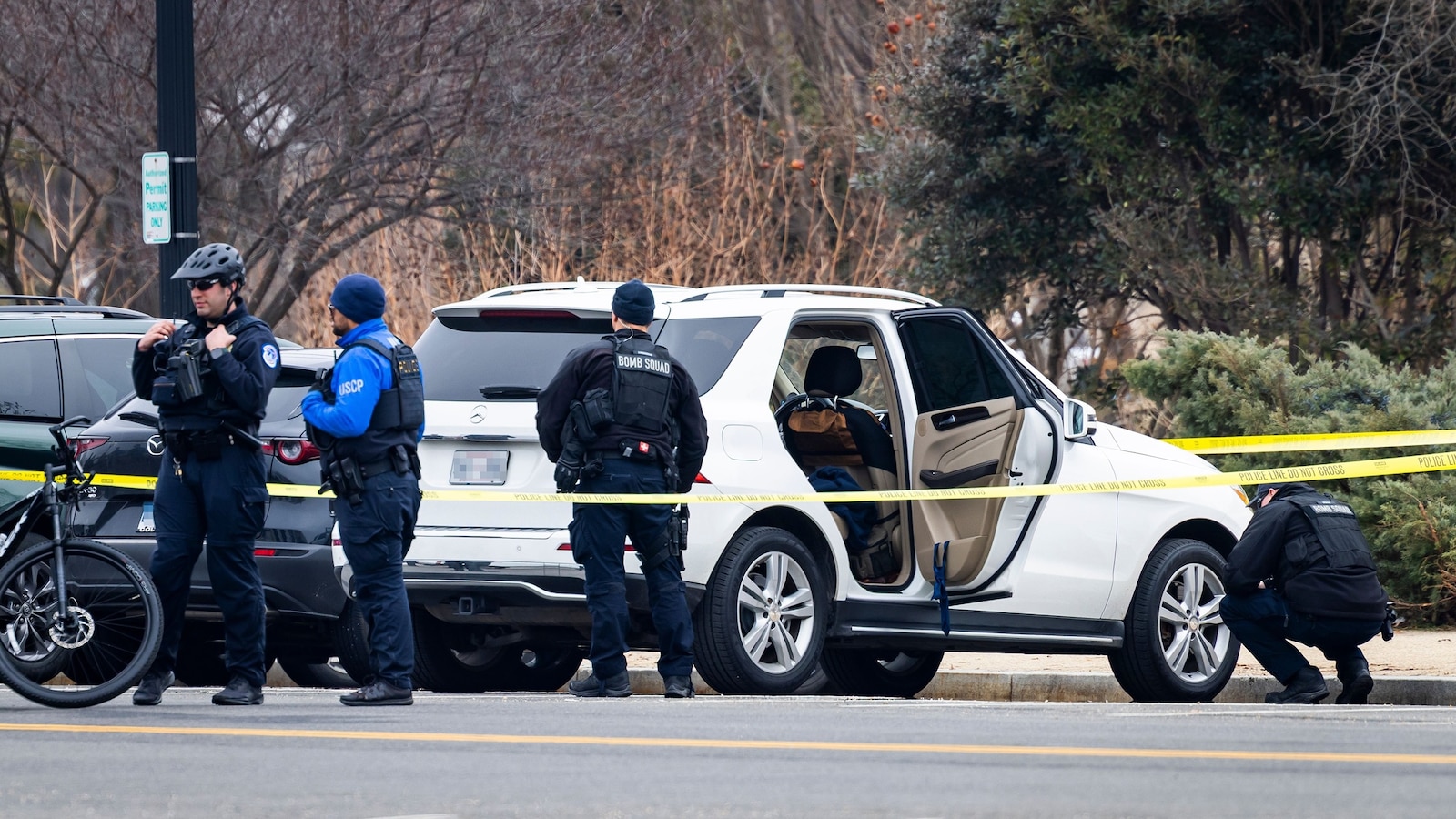 Article image for: Man armed with shotgun ran toward Capitol, apprehended by police