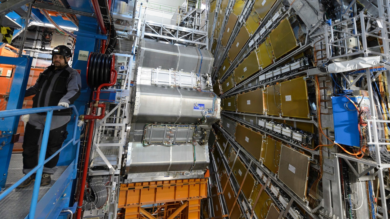On the road with antiprotons: CERN runs delicate test on transporting ultrasensitive antimatter