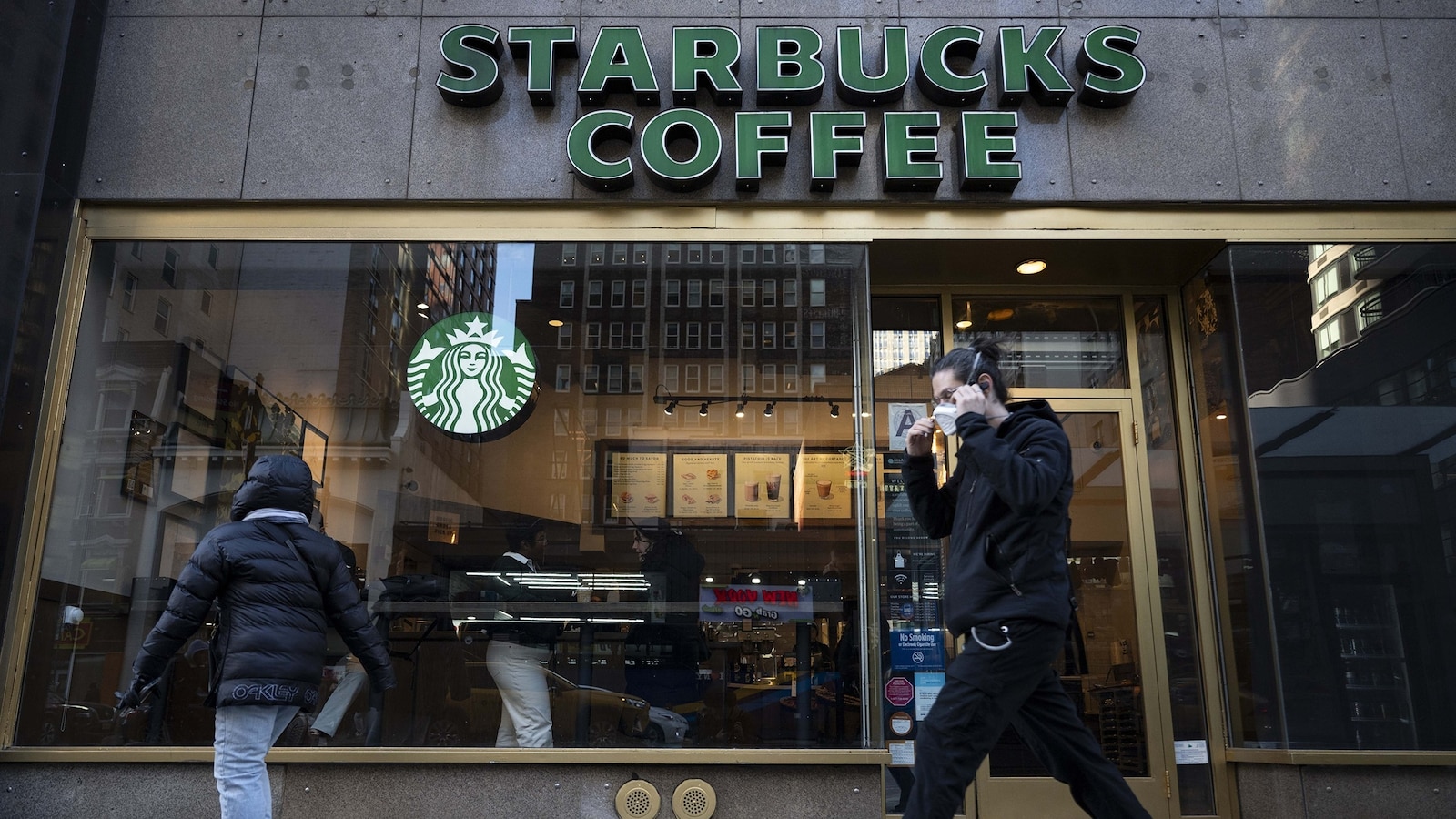 Dozens more Starbucks coffee shop locations close