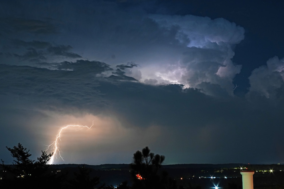 PHOTO: Thunderstorm and Lightning over Birmingham Alabama