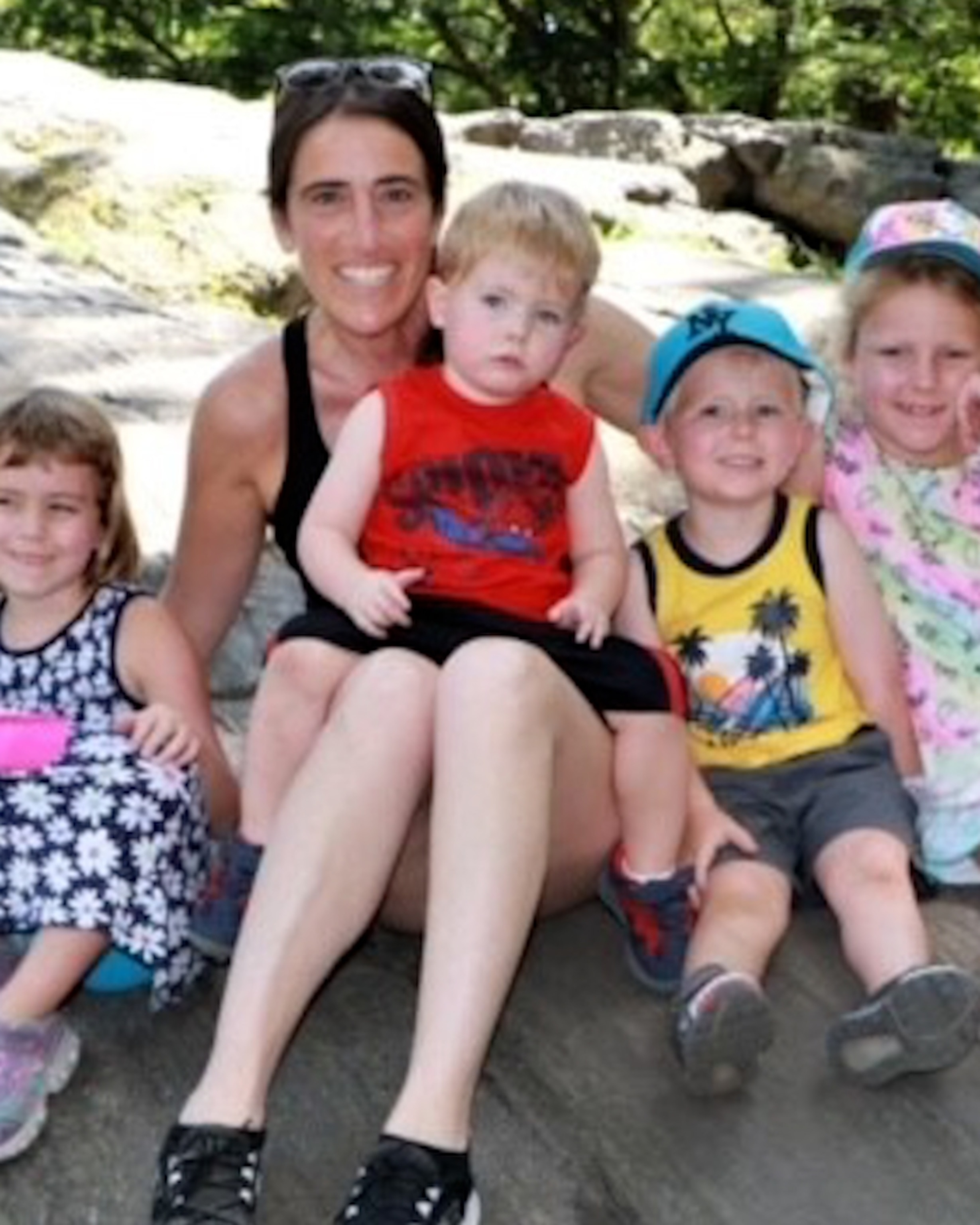 洋楽 Orphan Family / Up For Adoption Agony of orphans stranded in Ukraine as adoptive US parents