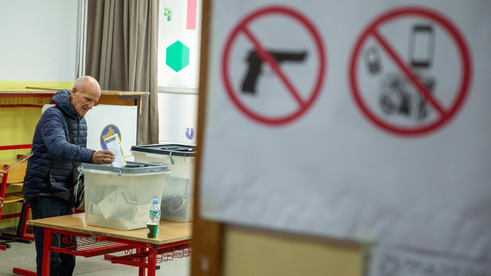 Kosovo holds municipal elections with the governing party aiming for Pristina city hall