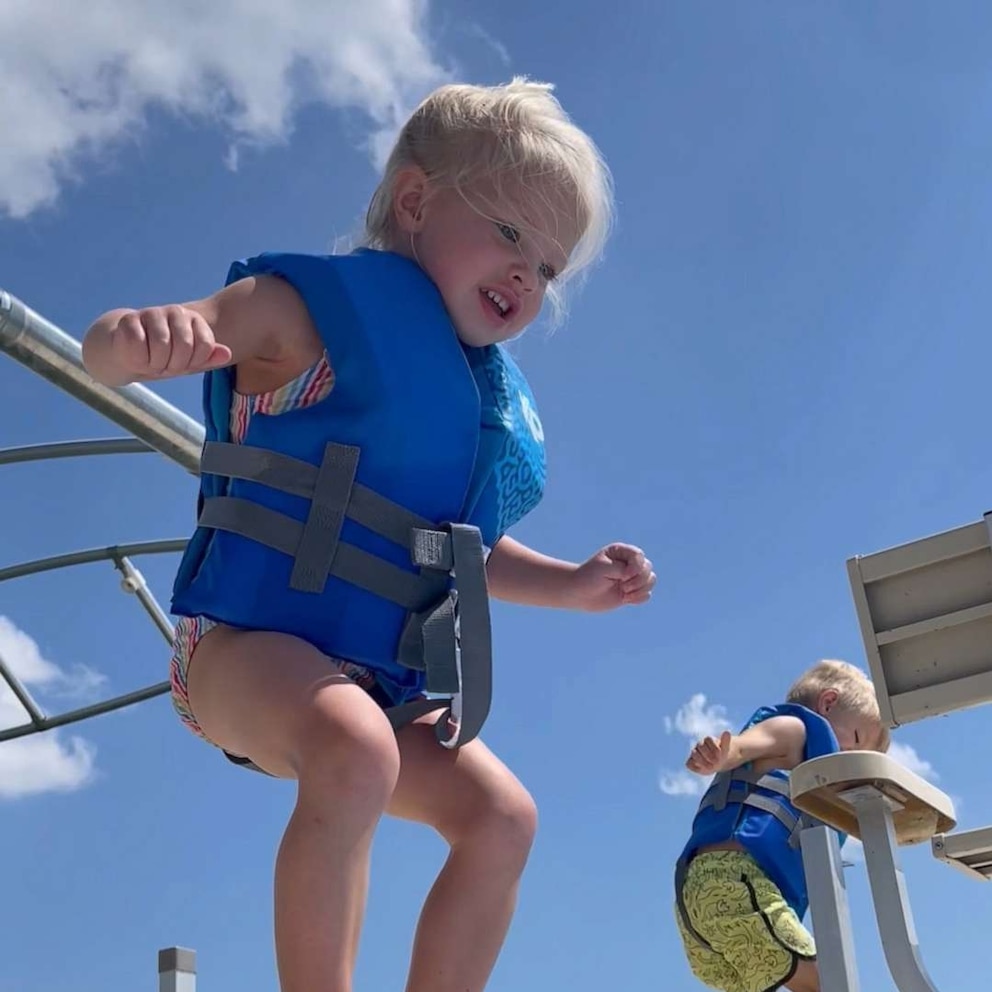 Little Girl Overcomes Fear To Jump Into Water I Got This Good little-girl-overcomes-fear-to-jump-into-water-i-got-this-good