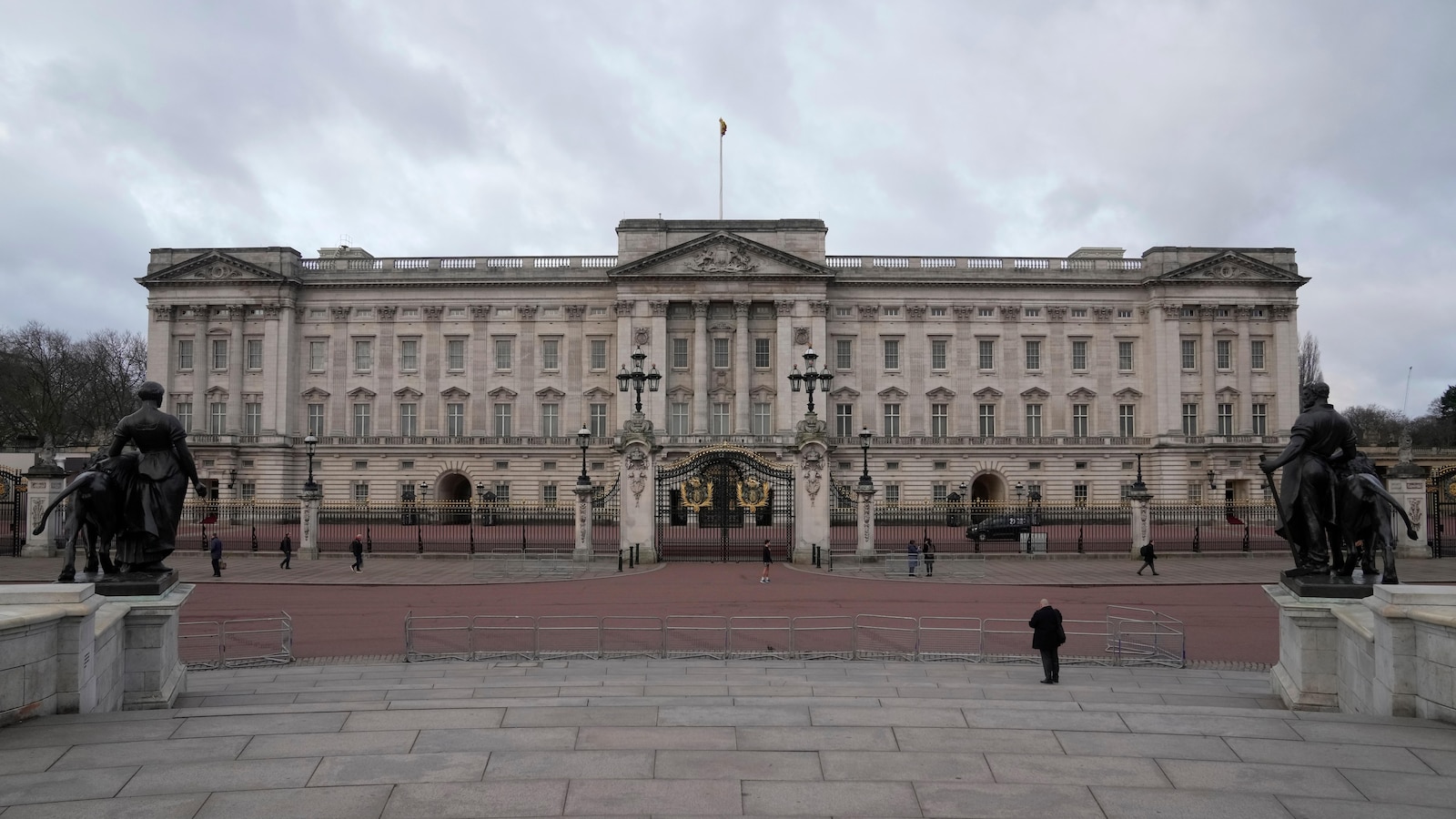 UK leader Rishi Sunak says King Charles III's cancer was caught early