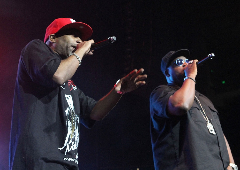 PHOTO: In this April 27, 2012, file photo, Rob Base (L) and  DJ E-Z Rock perform during the Legends Of Hip Hop Reunion Tour at Nova Southeastern University in Fort Lauderdale, Fla.