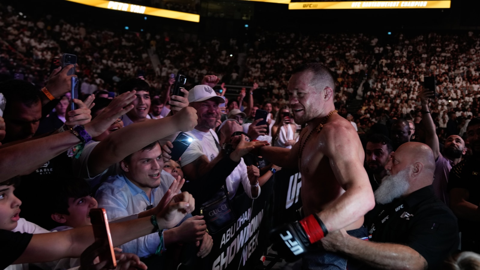 Volkanovski stops unbeaten Evloev in round two at UFC 333