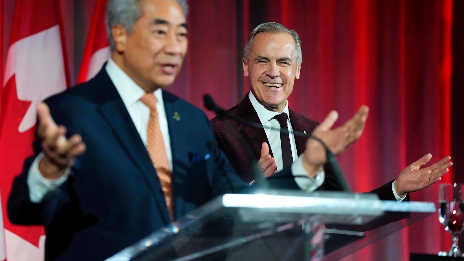 Канадски консервативен депутат дезертира от партията си и се присъедини