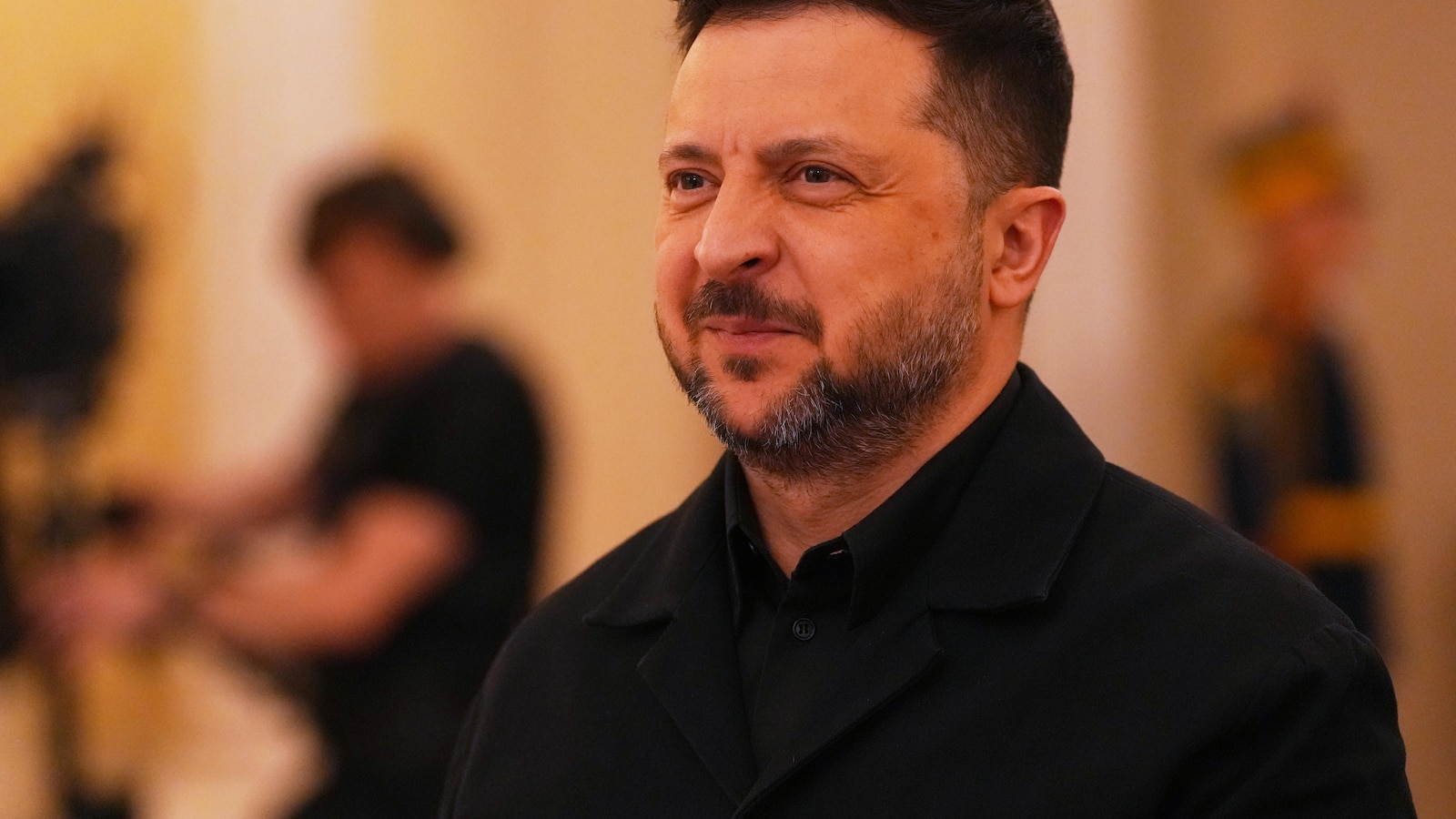 Rusland treft Kiev met drones en ballistische raketten, waarbij minstens vier mensen gewond raken