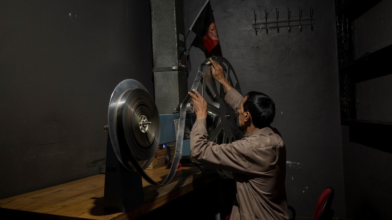 Историческото кино Ариана в Афганистан беше съборено, за да направи място за търговски център