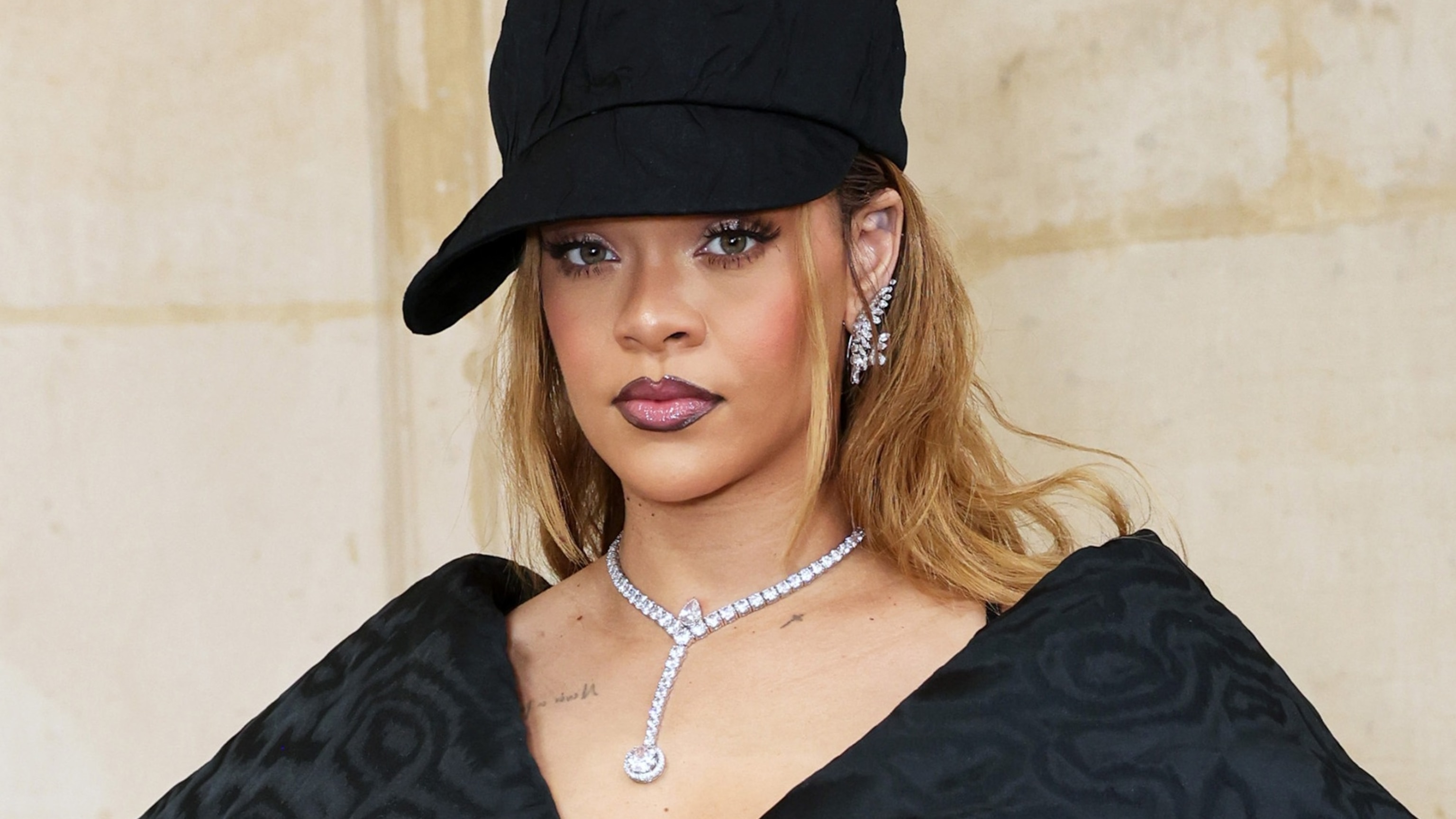 rihanna-1-gty-bb-