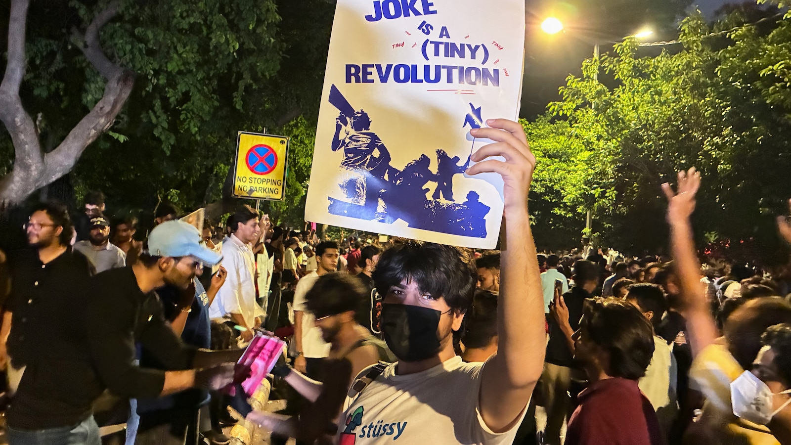 Индийските „хлебарки“ протести се изправят срещу Моди с невероятни оръжия: Остър, непочтителен хумор и мемове