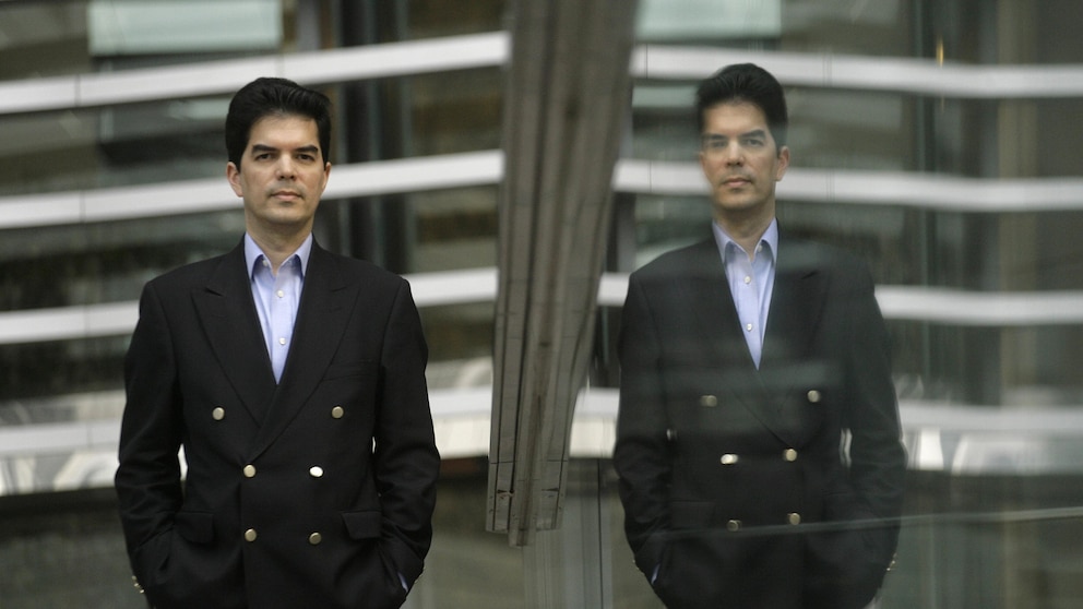 David Webb, prominent Hong Kong shareholder activist, dies at 60