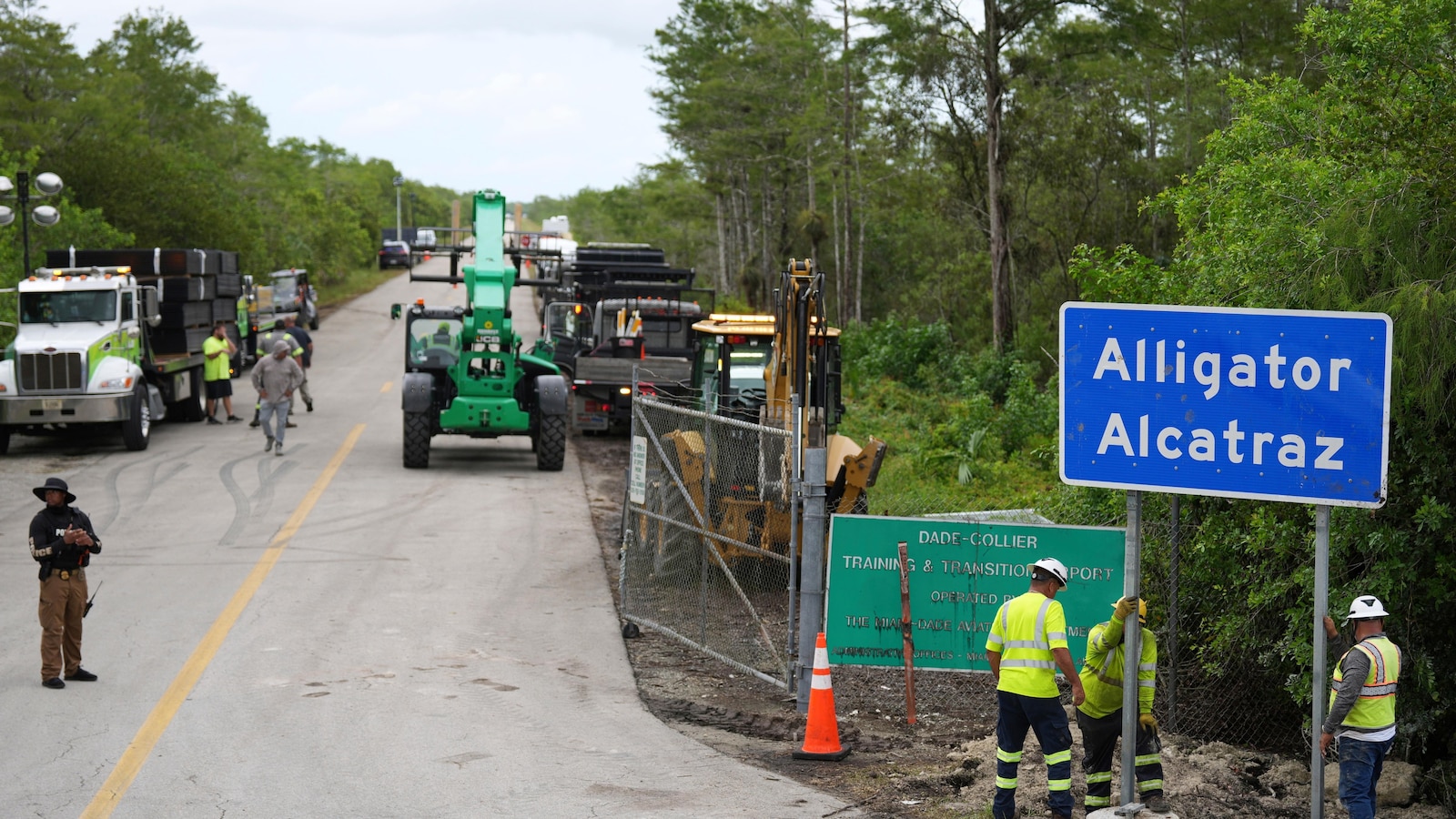 Judge pushes for resolution in lawsuit over legal access at 'Alligator Alcatraz'