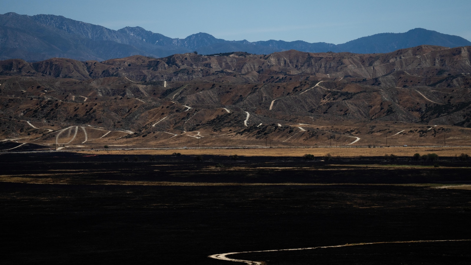 Crews making progress containing Southern California wildfire Crews making progress containing Southern California wildfire