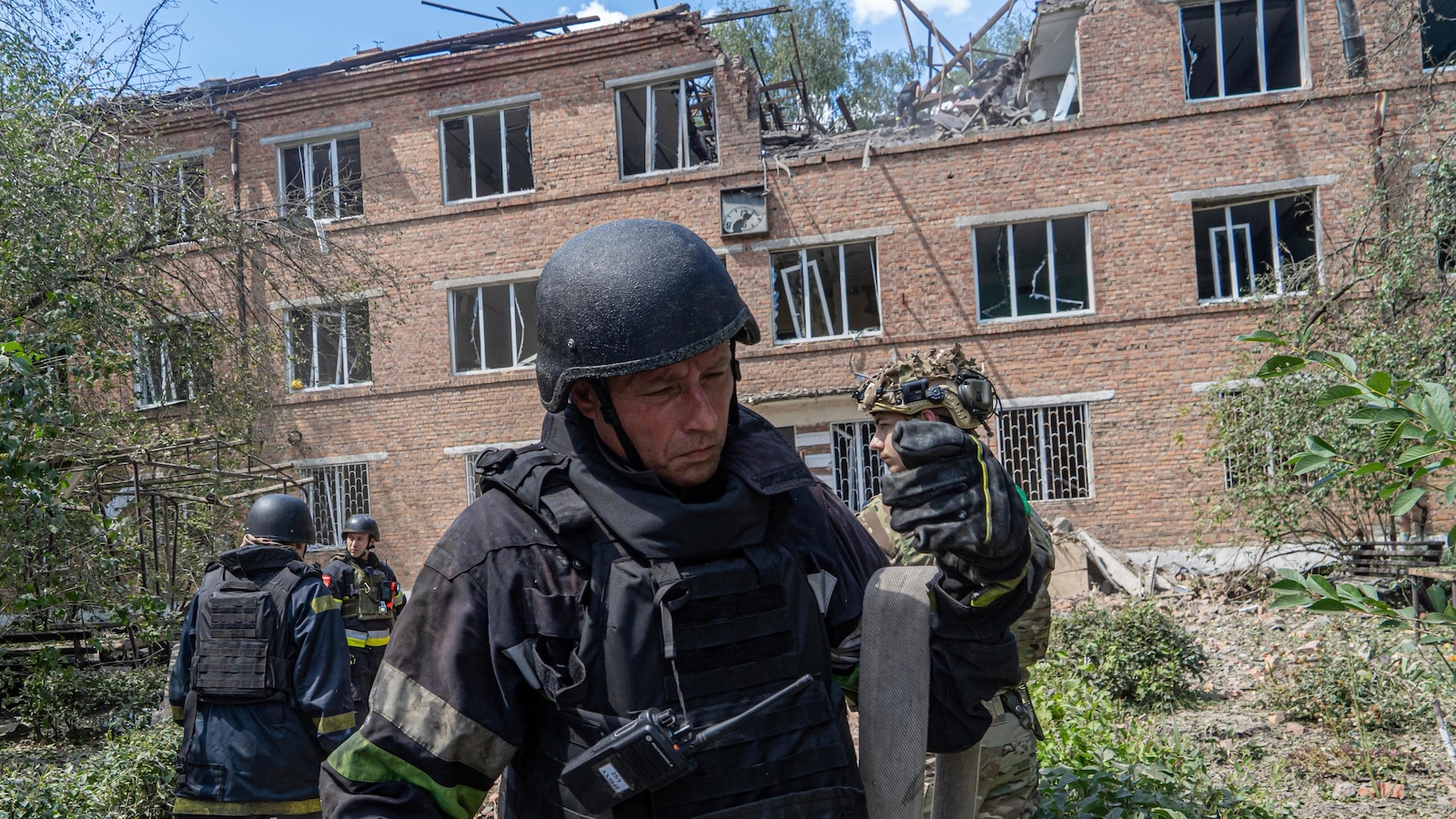 At least 4 killed in Russia and Ukraine as countries trade aerial attacks