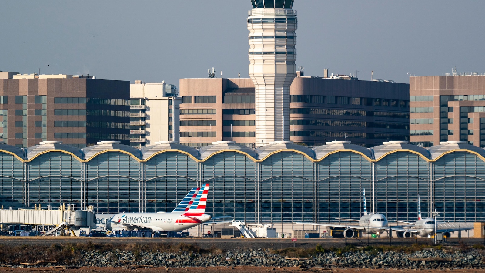 Flights resume at Reagan airport in DC area after fire alarm in tower halted traffic