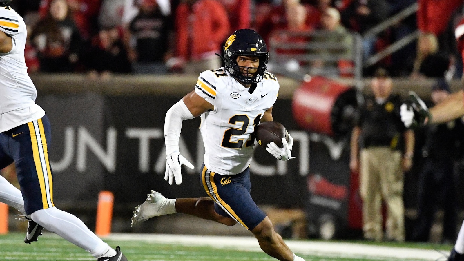 Sagapolutele throws TD pass to De Jesus in OT, California tops No. 14 Louisville 29-26