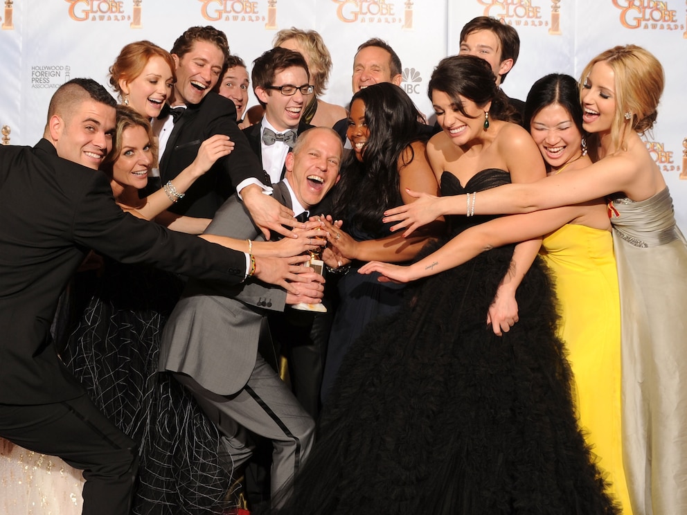 PHOTO: The cast of "Glee" attend the 67th Annual Golden Globe Awards, Jan. 17, 2010.