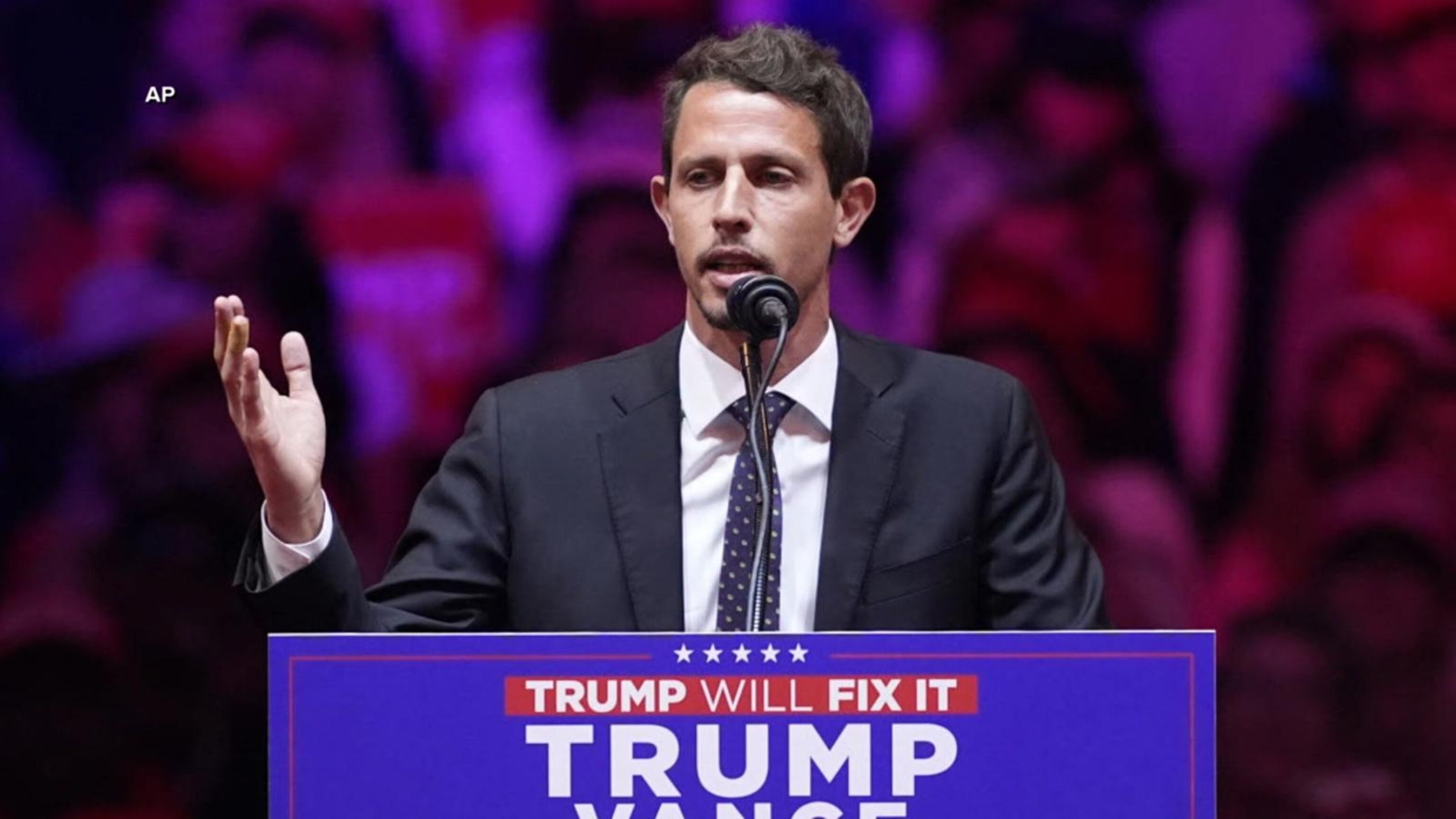 'ポーカーズ' ANTON BELINSKIY メッセージT Offensive' Latino, Puerto Rico jokes at Trump MSG rally launch