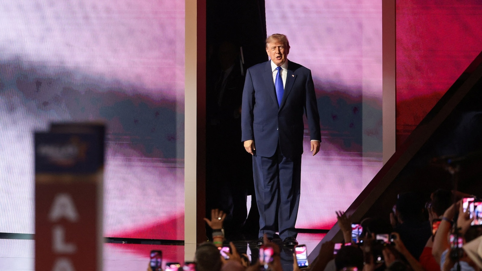 Live updates: Trump addresses GOP midterm convention