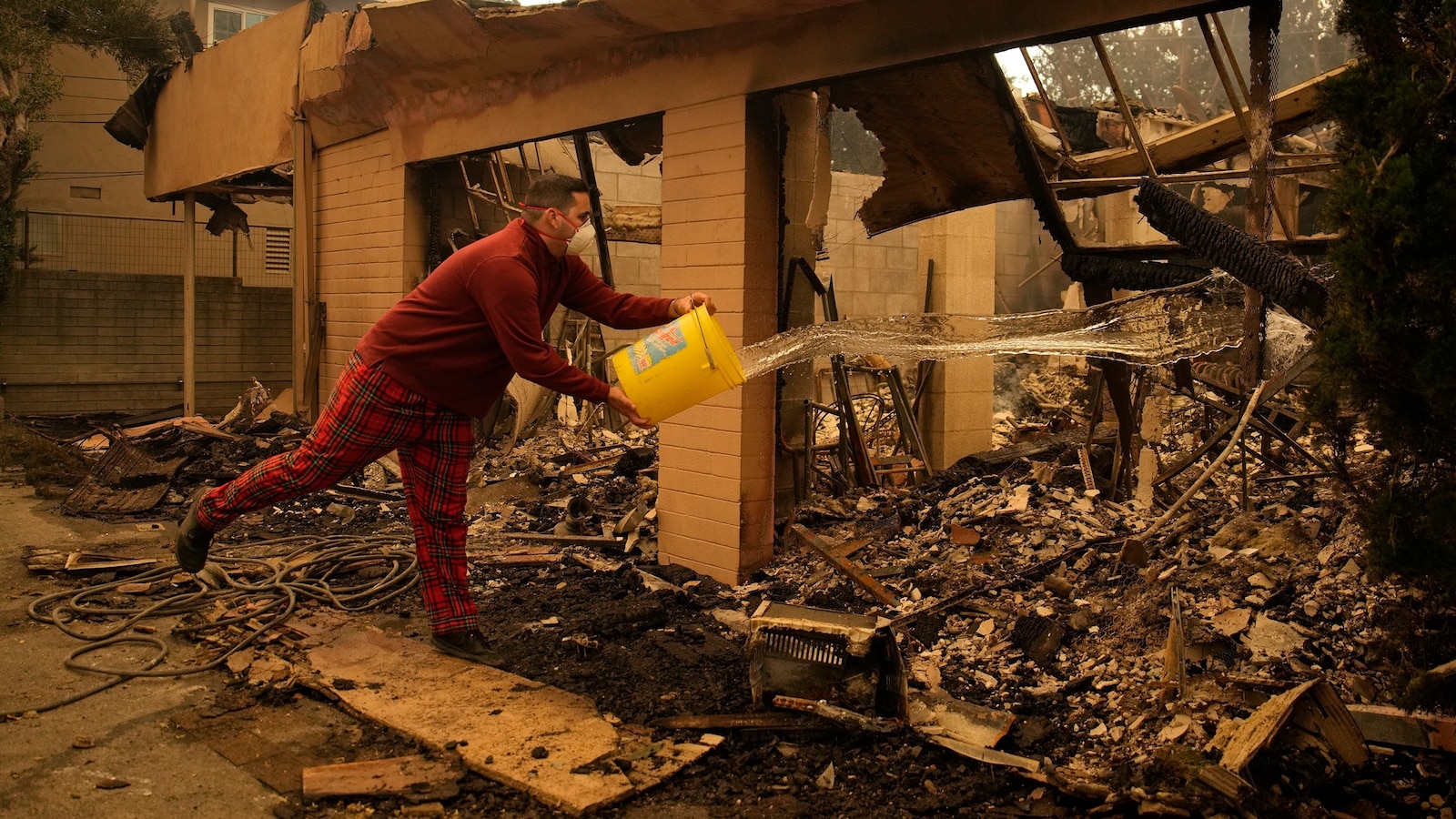 Trump keeps saying send water from the north to LA fires. That's not the problem