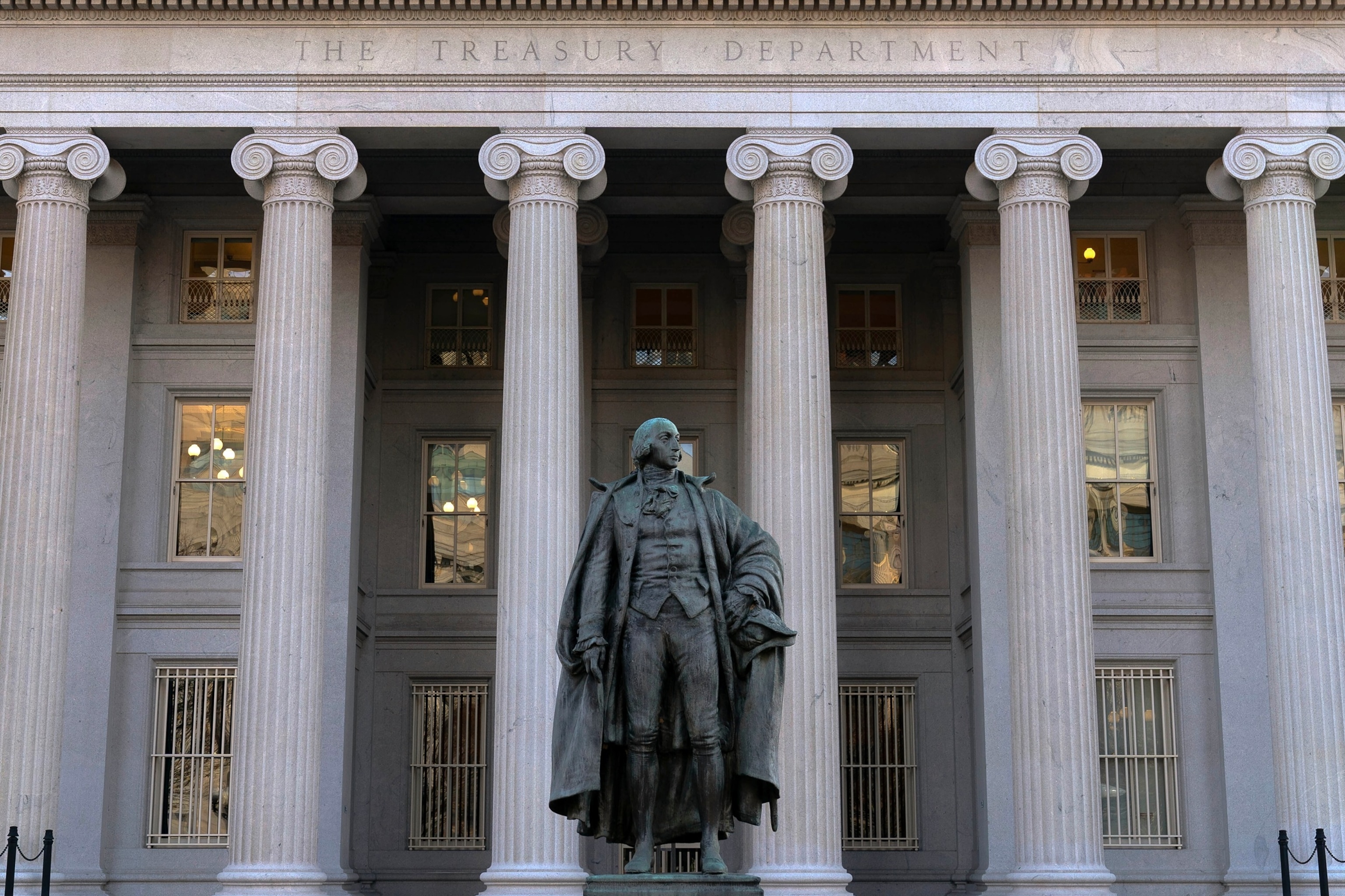 Trump 2nd term live updates: Trump defends tariffs, declines to comment on  Ukraine aid - ABC News