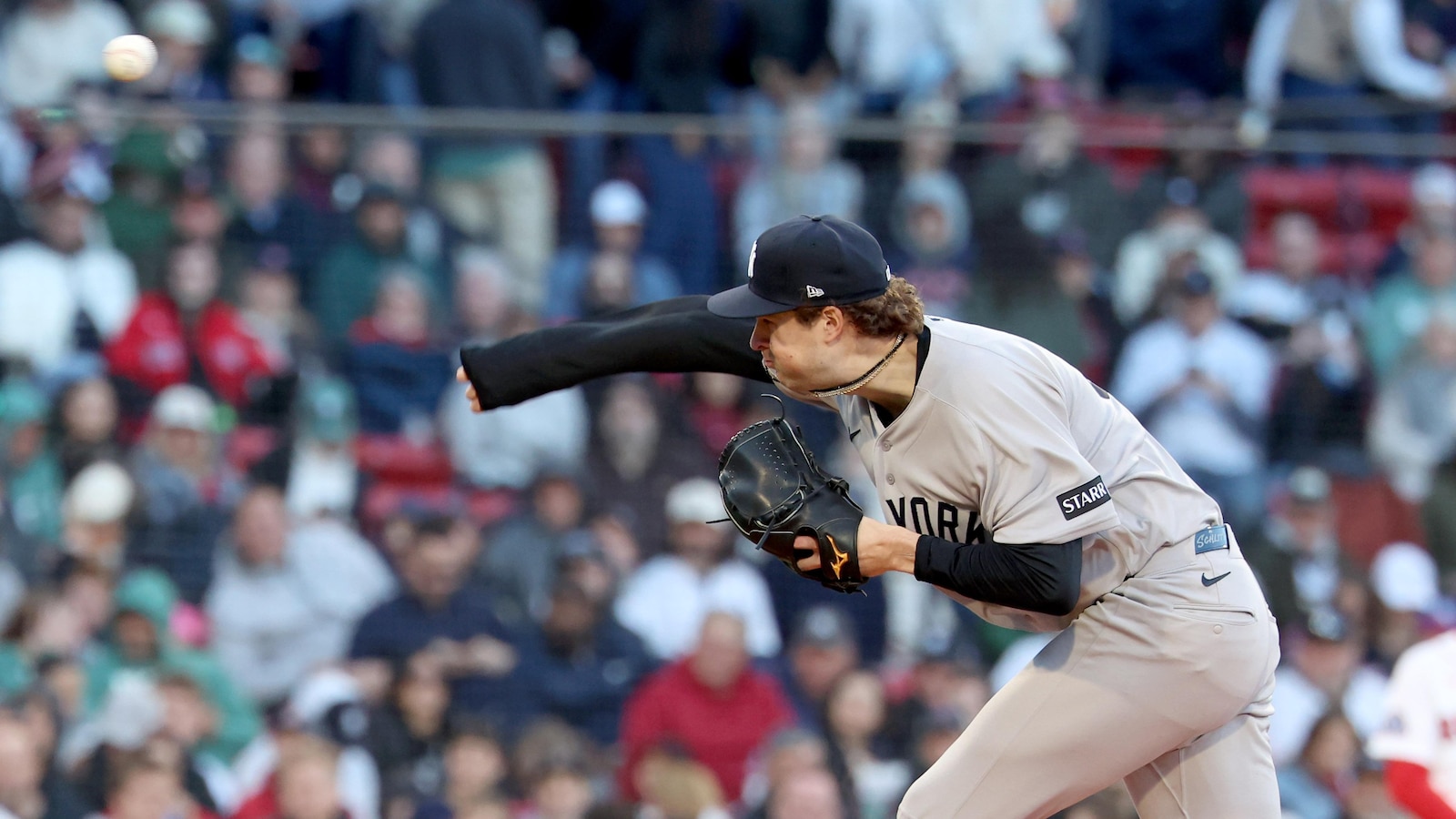 Schlitter beats Red Sox again, leads Yankees to 4-2 win for sweep that extends winning streak to 6