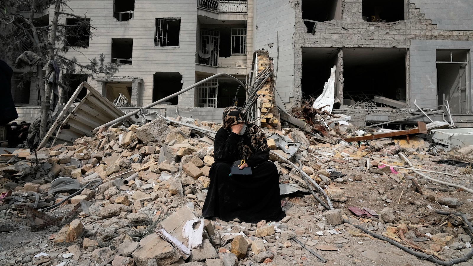 Iran’s unrelenting attacks on Mideast shipping and energy infrastructure send oil prices up again