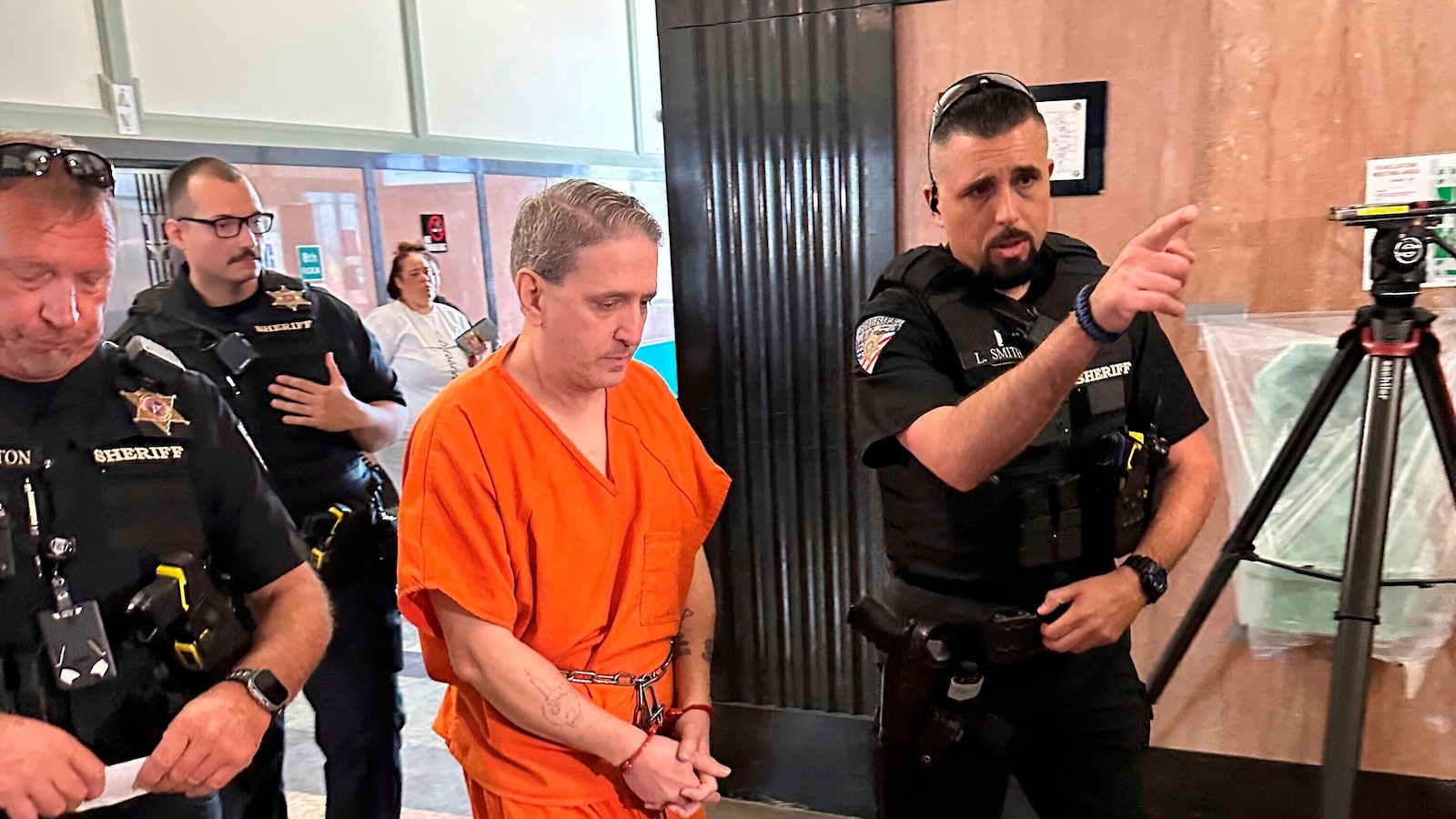 Oklahoma's Richard Glossip, who was nearly executed 3 times, granted bond while awaiting retrial