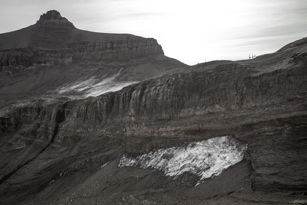 PHOTO: This photograph taken in western Switzerland, Sept. 24, 2026, shows the remains of the now tiny Dar glacier, above Les Diablerets.