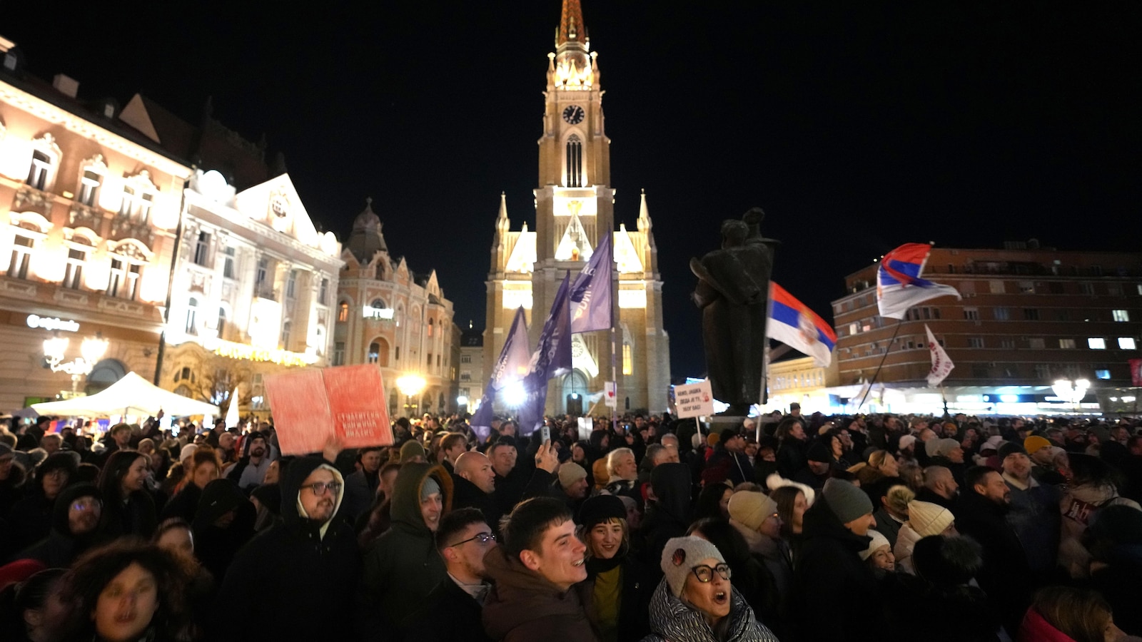 Хиляди хора се протестираха в Сърбия докато студенти обявиха нов